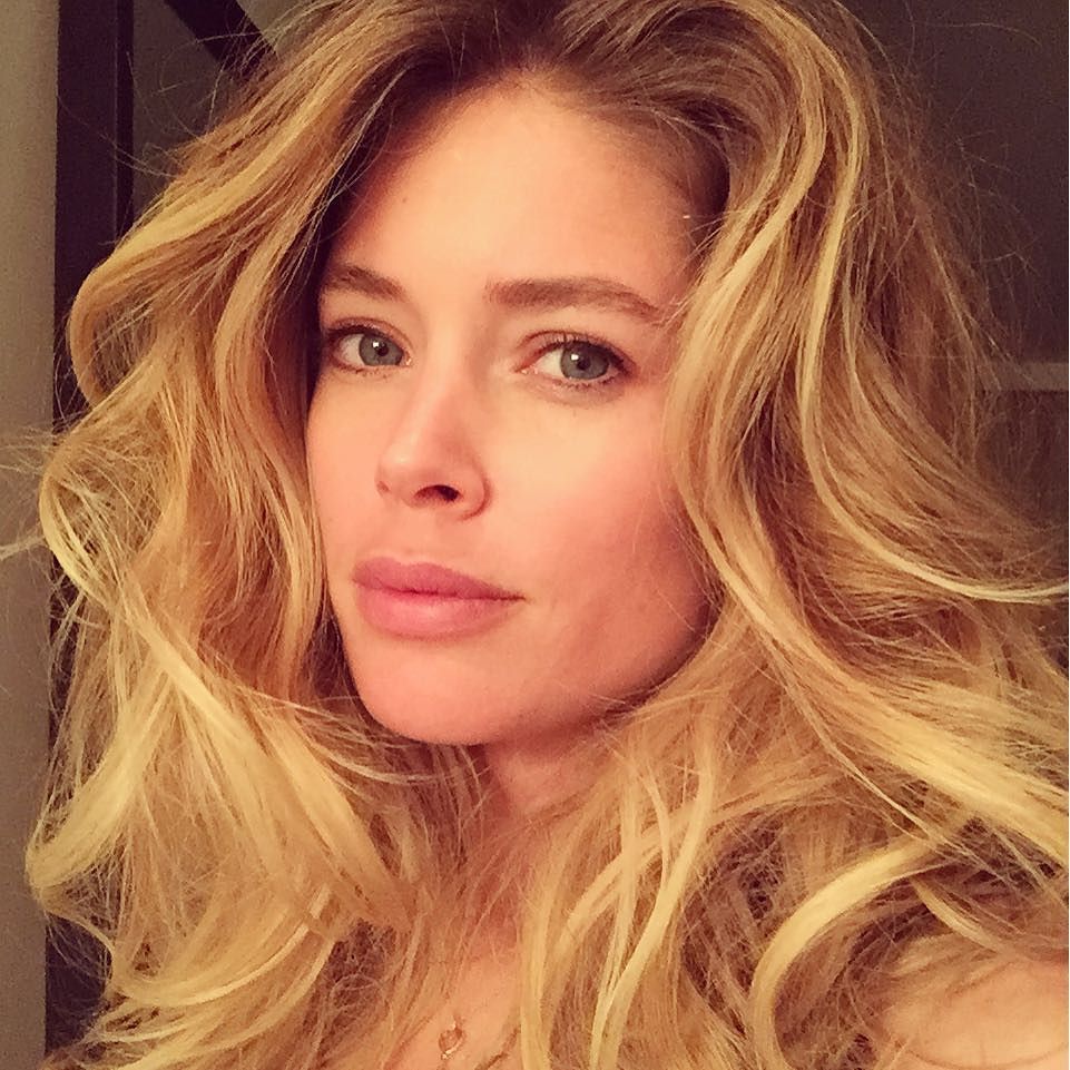 After work selfie😘 by doutzen