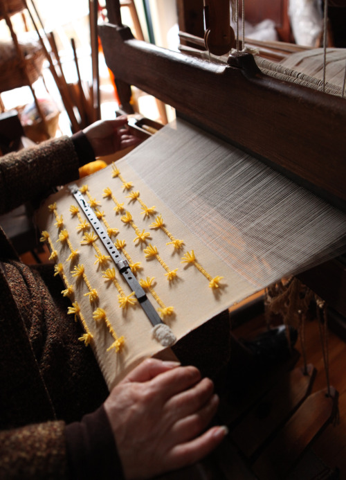 A traditional three-day weaving workshop will be held at the studio this April. Here are the specifi