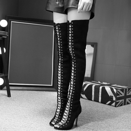 darkazazael: I want those heels!! @mymmm