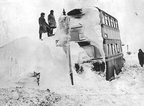 idlesuperstar: myvintagelondon: London’s great freeze of 1947. It was this winter that partly 