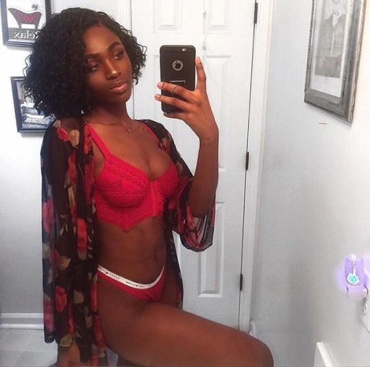 darkmelaningirls:  @ etherealblackness 