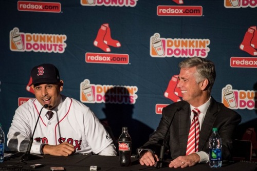 Welcome back to the Red Sox, Alex Cora! 