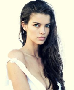 sheisglorious:  (via ‘Call Of The Sea’ | Natasha Barnard By Fanie Nel For Outlaw Models | 2012 | The Libertine) 