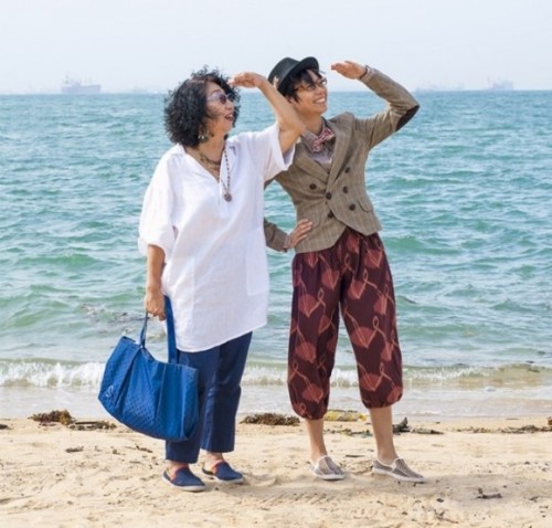 孫と祖父母、私服をチェンジして写真を撮ってみた。意外に似合ってた。 Grandparents and grandchildren,  To change the plain clothes 