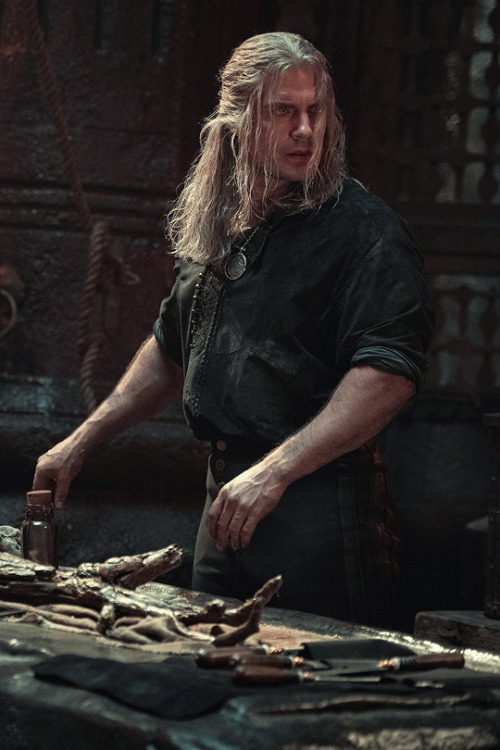 henrycavilledits:HENRY CAVILL as Geralt of RiviaNew from The Witcher Season 2