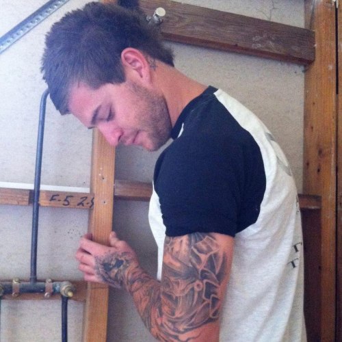 boywife19yo:  Australia makes the best tradies