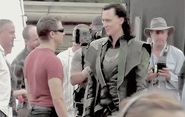 lokishield:  Tom Hiddleston Week || Day 7Beyond Acting: His friendships with his costars