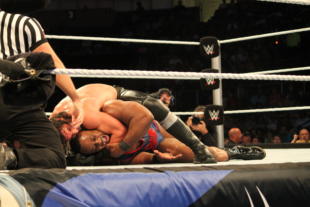 rwfan11:  …doesn’t matter the size, Seth knows how to mount his man! :-)
