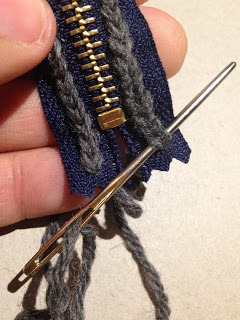 allofthemaking:Tutorial:  How to Install Zippers PerfectlyDon’t be alarmed when you see the instruct