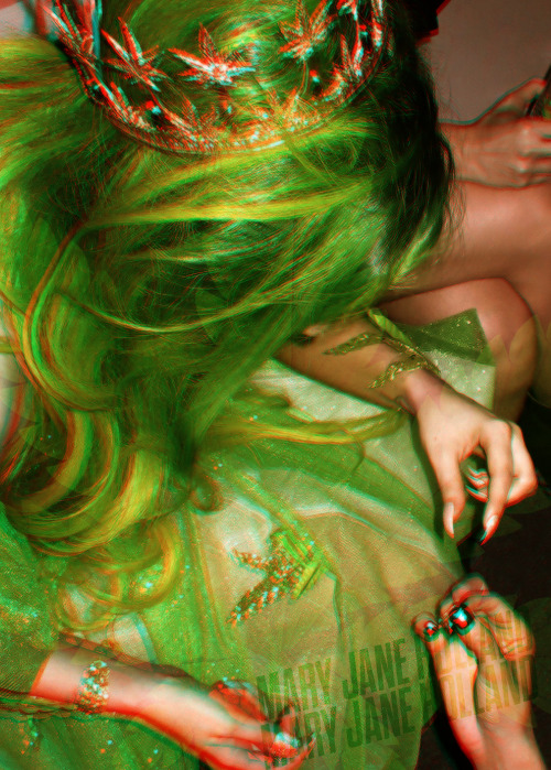 bitchestheycometheygo-xo:  MARY JANE HOLLAND