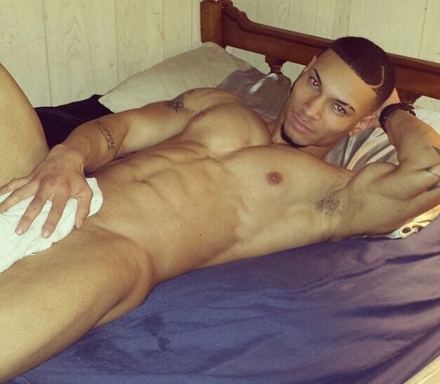 rosetheclever:  sexyredbones:  Still waits for his nudes  Daddy be looking good on