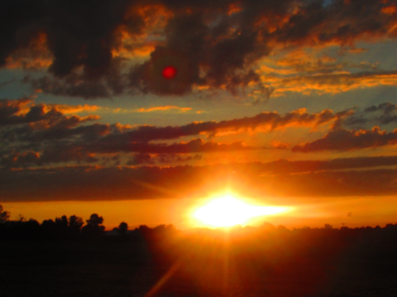 sunsets-and-sweet-tea:  so last week for the entire duration of a sunset I took my