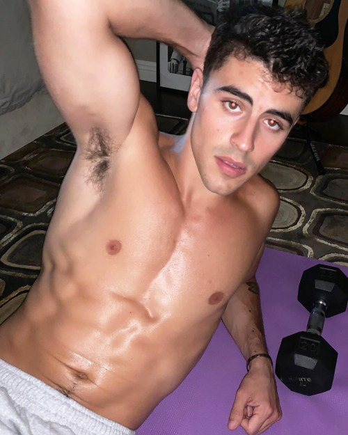 bootybuttheaven:  t0mh0lland:  Jack Gilinsky for Office Magazine   Jack Gilinsky