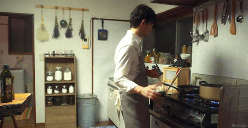 ffxvcaps: Gokukufudo: The Ingenuity of the Househusband → Dancing & cooking