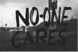 psychotic-torture:  sad black and white blog, I follow back similar 