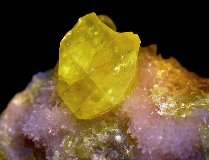 hematitehearts:  SulfurLocality: Cozzodisi Mine, Agrigento, Sicily, Italy