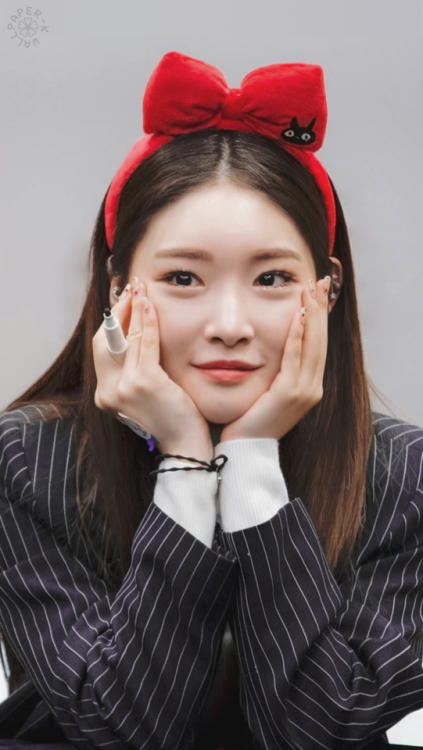 『CHUNGHA』saved? reblog or like© fantaken owners