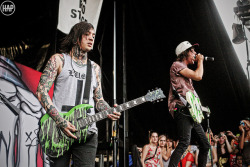 yeahbarakat:  Tony Perry and Vic Fuentes