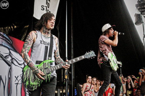 XXX yeahbarakat:  Tony Perry and Vic Fuentes photo