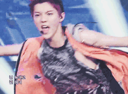 Fyeahluhan:  Careful There Luhan 