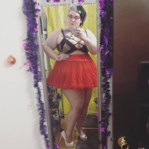 spookyfatbabepower:  Trying to think of an excuse to wear this obnoxious tutu because I love it. ✨ 