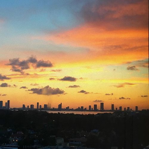 That sunset I always miss ✨ #Miami #sunset #southbeach by giizeleoliveira