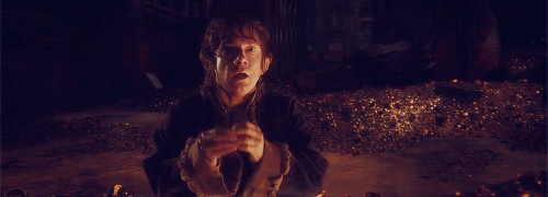 ainawen-nurlaer:  &ldquo;…I think our little game ends here. So tell me, thief,