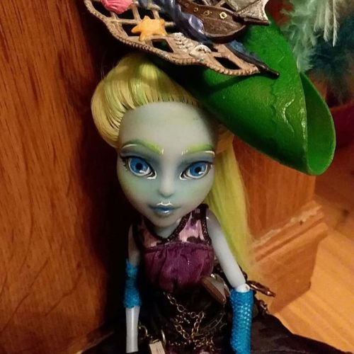 Made for the Retro Dolls US Pirate Swap ‍☠️ Custom Monster High by @mel_ebling featuring Retro Dolls