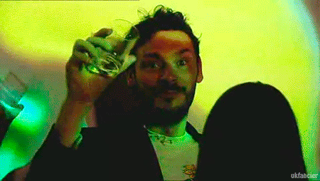ukfancier-blog: Dan only looks happy and triumphant when he’s pulling one over on Nathan Barley.