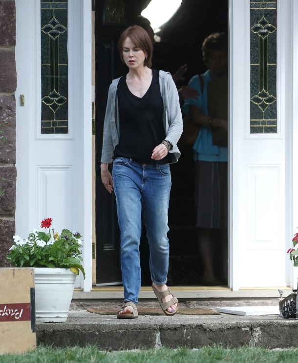 lead-the-fashion:
“Nicole Kidman in J Brand Jake Boy-Fit Jeans in Cherish
http://lead-the- fashion.tumblr.com/
”