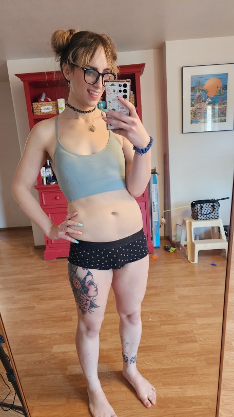 kaylinity69:I hope you all feel as loved as you deserve today ♡