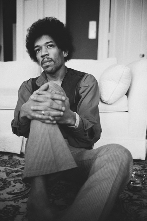 twixnmix:Jimi Hendrix photographed by Baron Wolman in New York City, February 1970. 