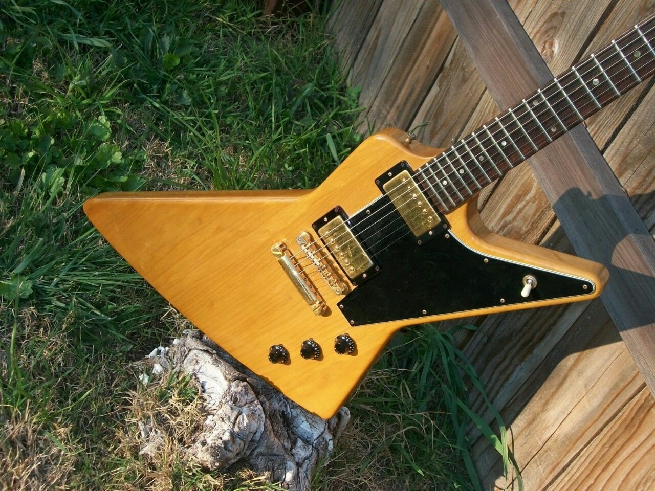 guitarlust:  1983 Gibson Korina Explorer