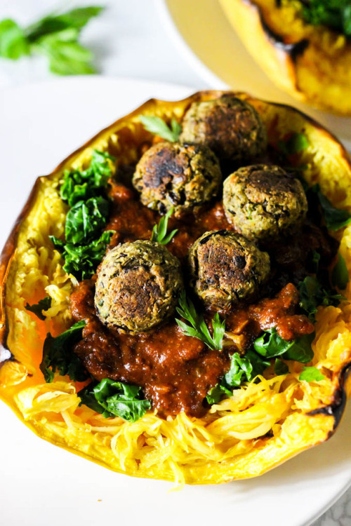 Vegan Spaghetti Squash Round UpRoasted Garlic &amp; Kale Spaghetti Squash With Sun-Dried Tomatoe