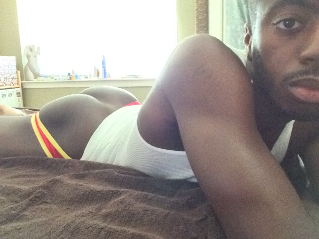 royalbxtchh:  With an ass like that, why aren’t you mine? 😋 