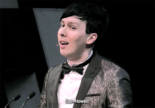 ratinof:100 Days of AmazingPhil → 25/100↳ BONCAs 2016 - Gamer of The Year & British Creator of T