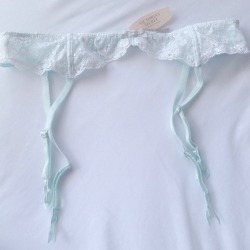 babyhearted:  Victoria’s Secret garter