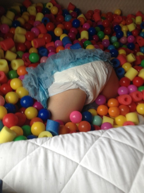 findyourcent3r:  More cute little diapered girls