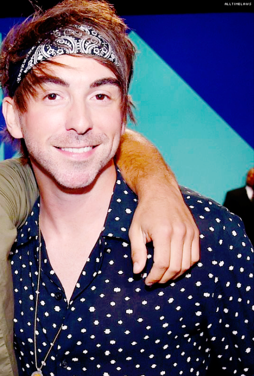 Alex Gaskarth + Jack Barakat attend the MTV Video Music Awards on 27th August 2017