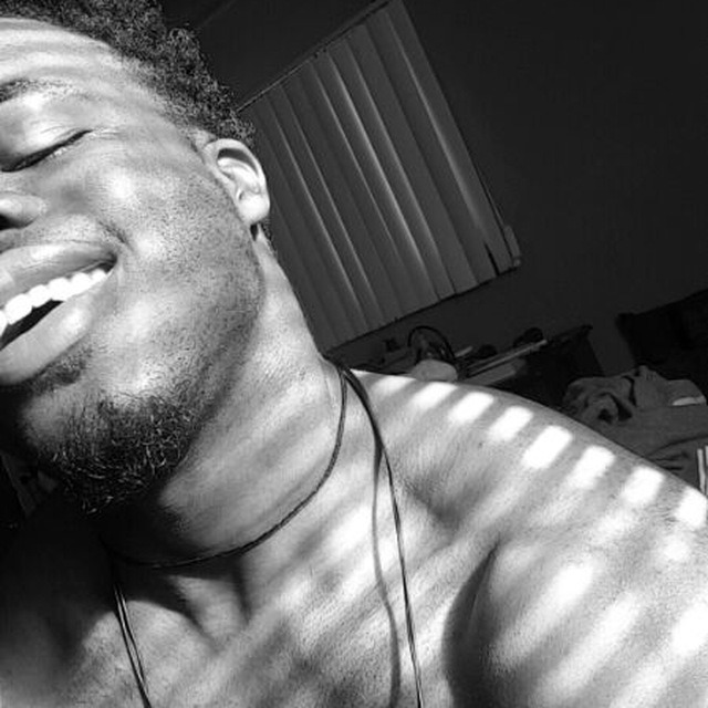 Lets just start an endless line of black selfies. Reblog with a selfie. 