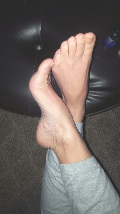 my-solesntoes:  Naked toenails.