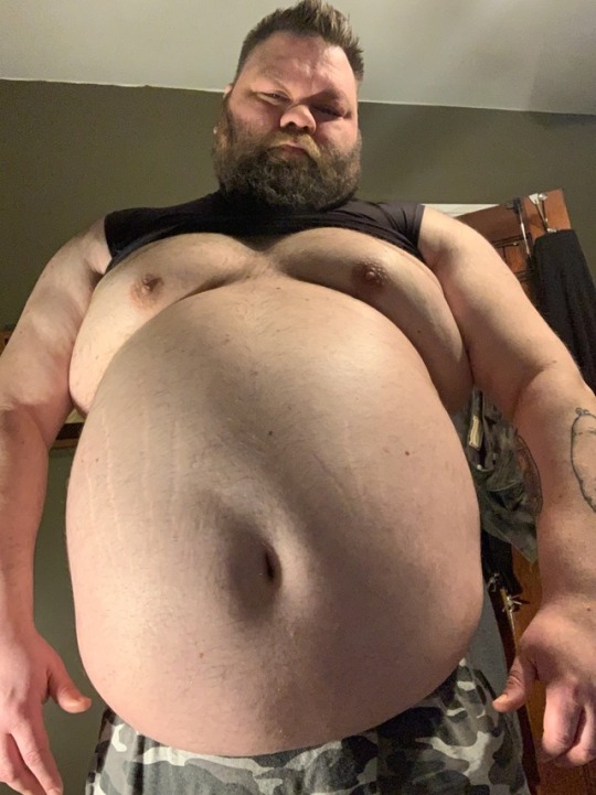 fatoverfedhog:  Huge Blimped Up Hog! 🐖