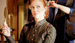 sansaregina:  historical make me choose ♦ @marystewart asked: hürrem sultan or kösem sultan