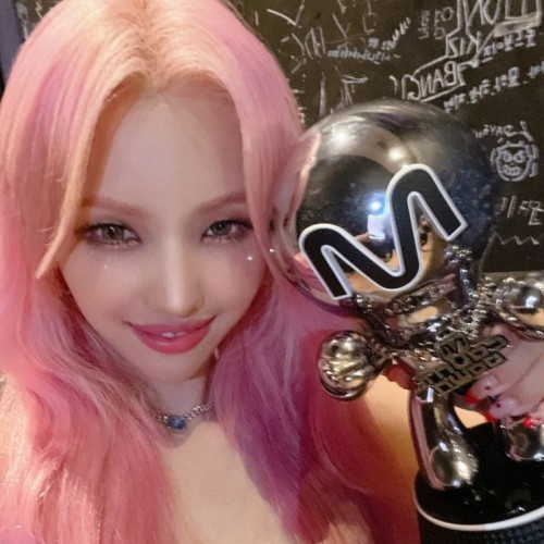 @ SOYEON WIN THE SHOW AND MY HEART!! ? ! ! -_- I LUV UUUU!!! !