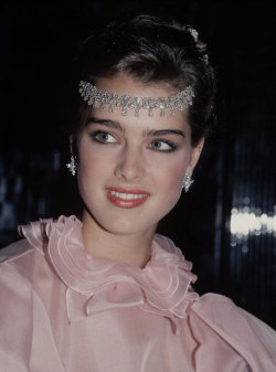 80s-90s-supermodels:  Brooke Shields, 1986