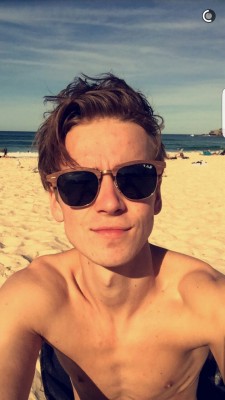 male-celebs-naked:  Joe Sugg