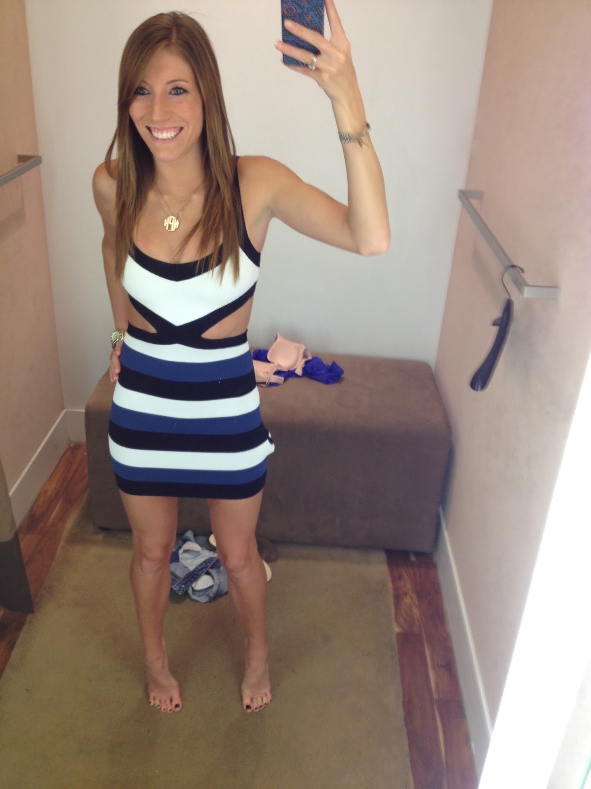 Submit your own changing room pictures now! Finding the perfect dress via /r/ChangingRooms