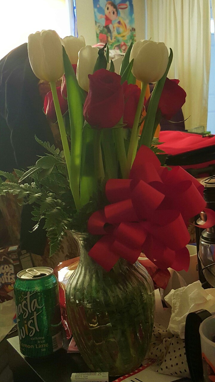 blacktumbln:  afatblackfairy:  My bf got me roses, sweets, panda gloves and a scarf