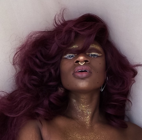 khadds:  Happy #BlackOutDay my beauties I’m late but I’m cute so I’m just going to do what I do. 