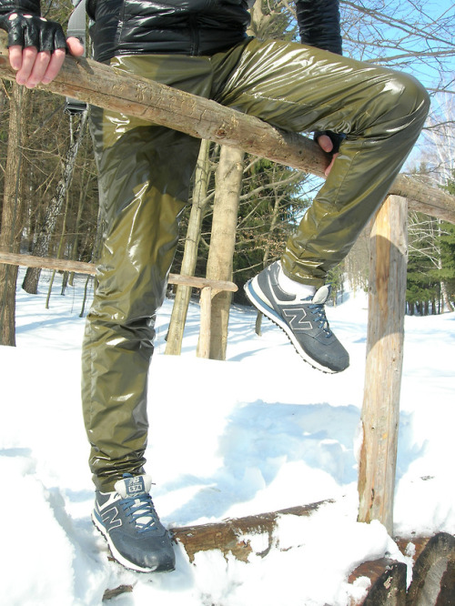 Army Green R@ZZ Pants: extrashiny PVC-coated fabric, durable wear, 100% non-breathable nylon.R@ZZ Ge